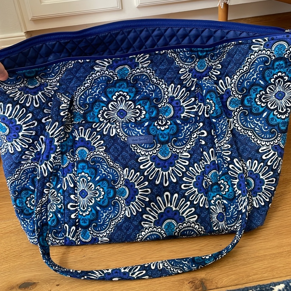 Vera Bradley large tote bag in blue paisley